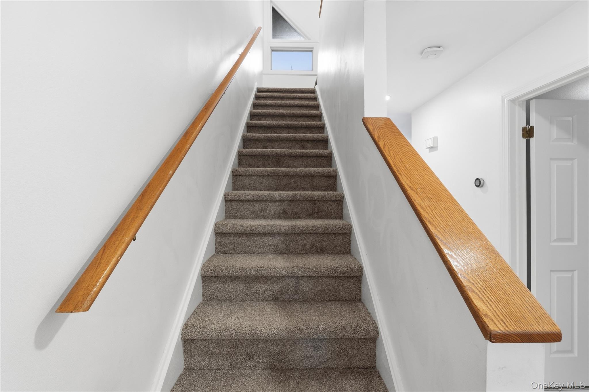 17 Knoll View, Ossining, NY 10562