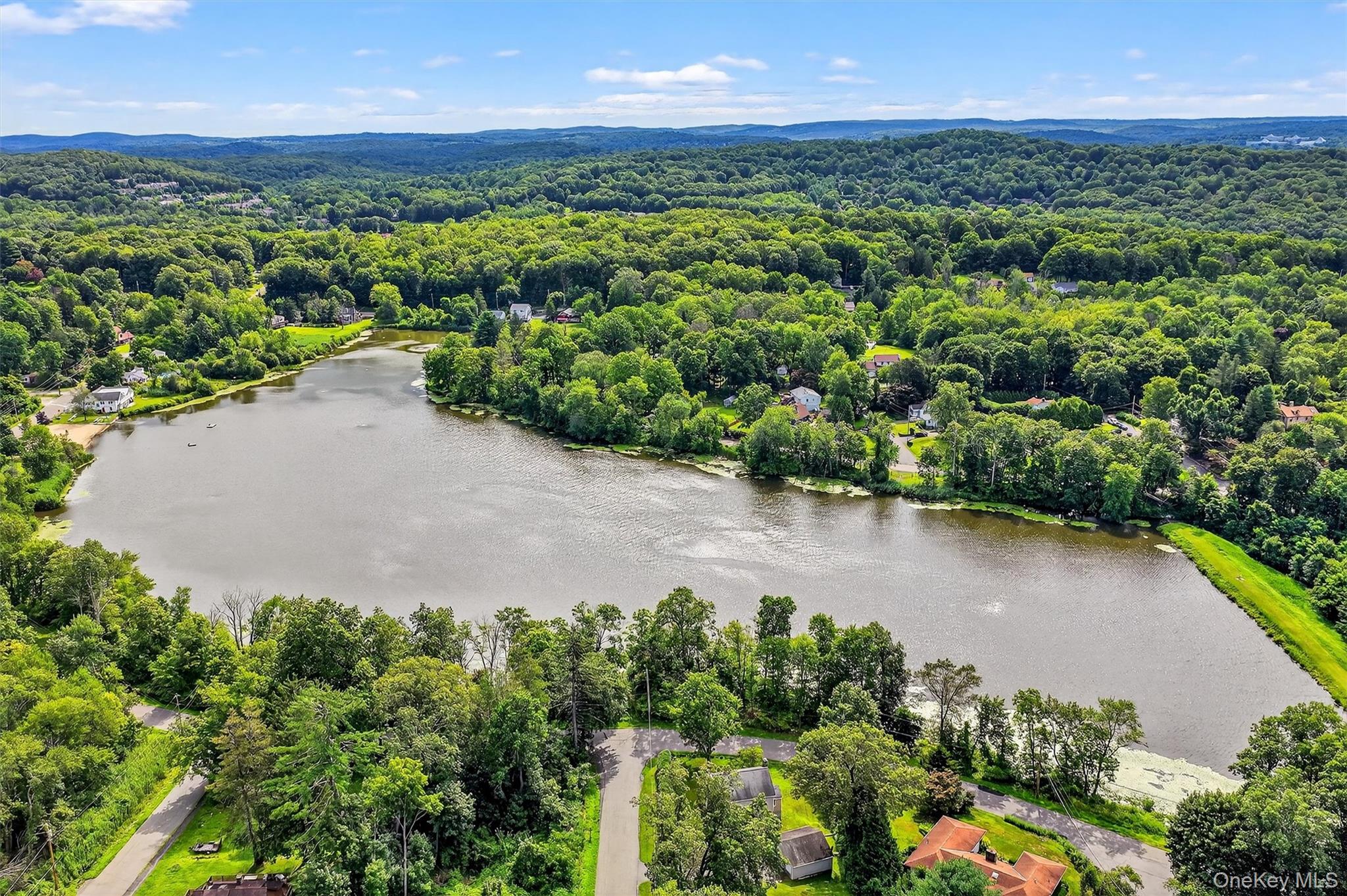 27 Narcissus Drive, Mahopac, NY 10541