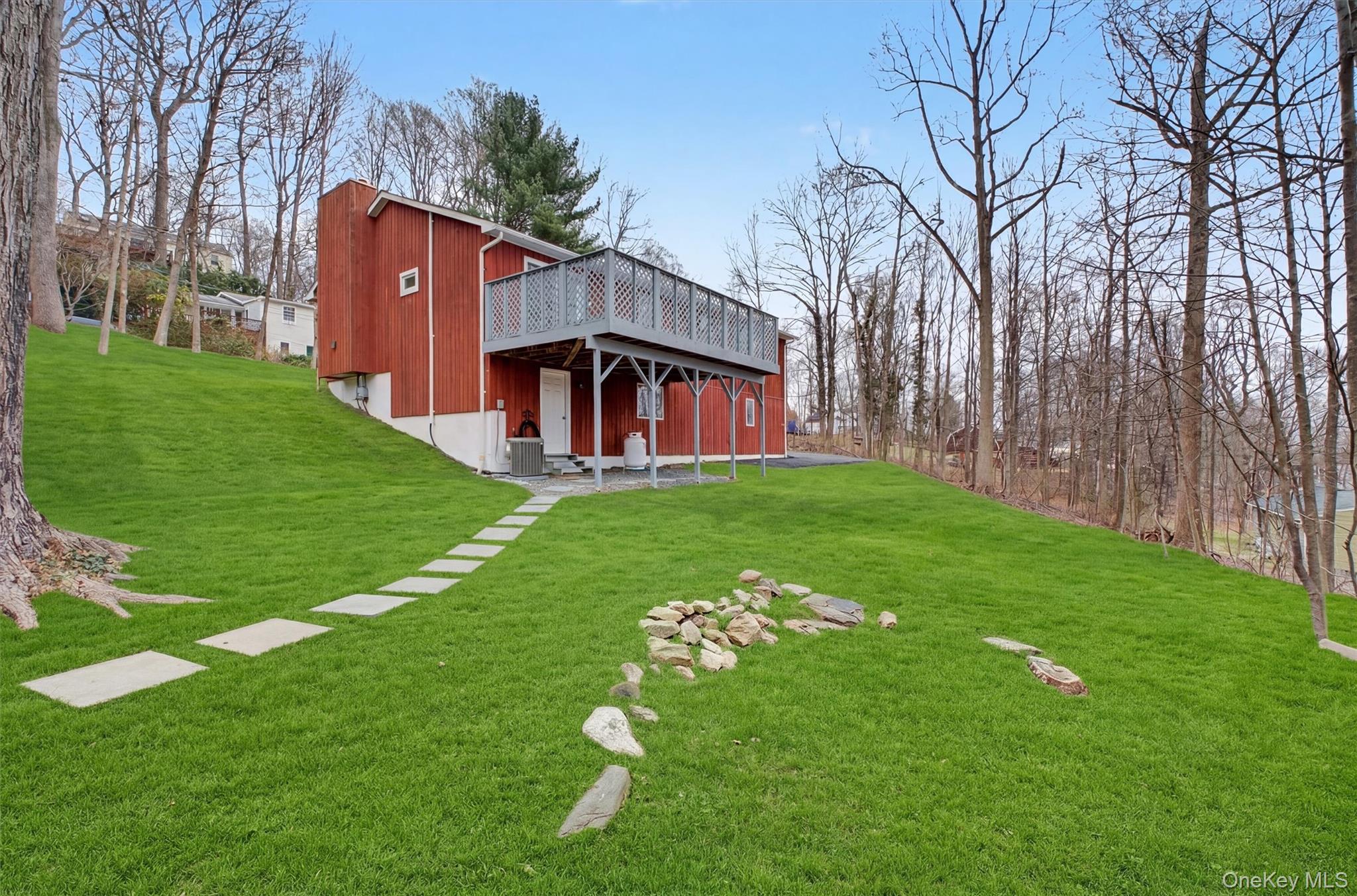 27 Narcissus Drive, Mahopac, NY 10541