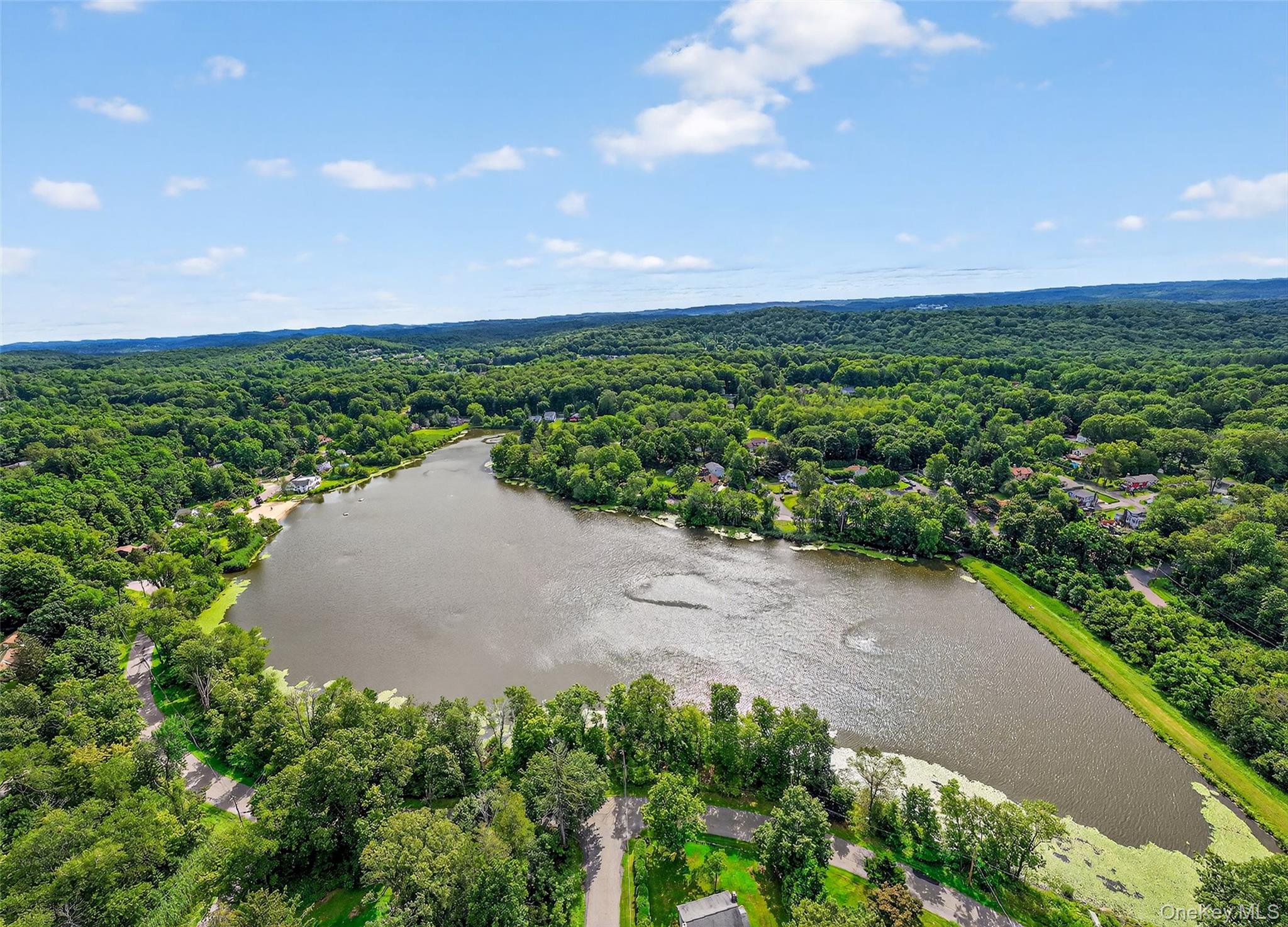 27 Narcissus Drive, Mahopac, NY 10541