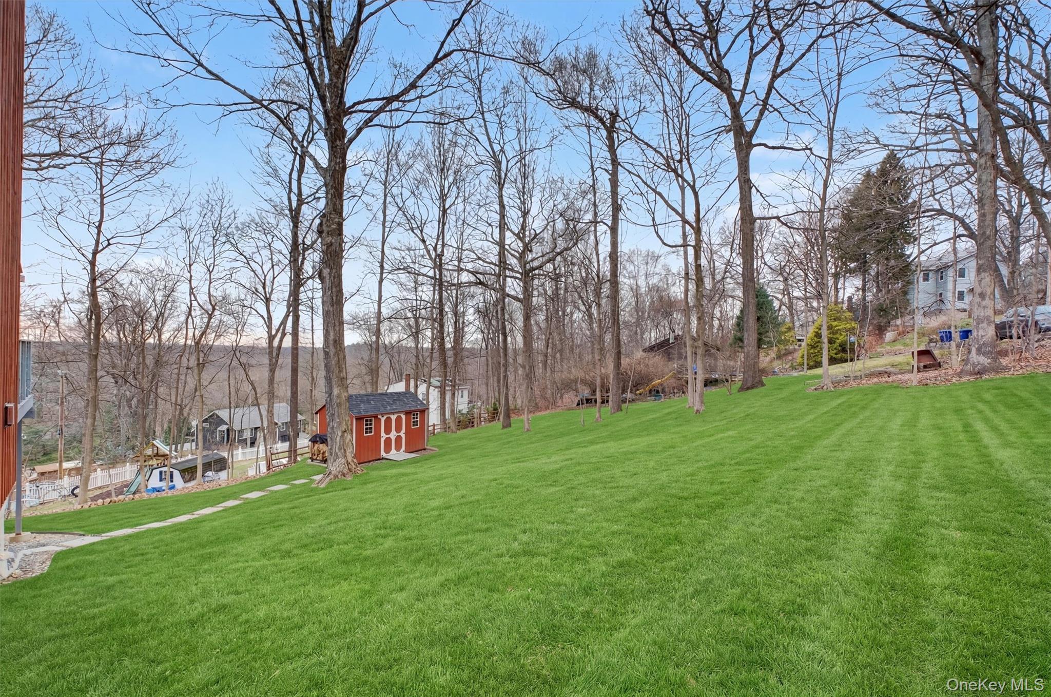 27 Narcissus Drive, Mahopac, NY 10541