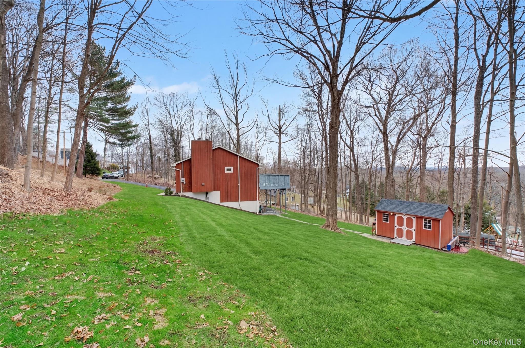 27 Narcissus Drive, Mahopac, NY 10541