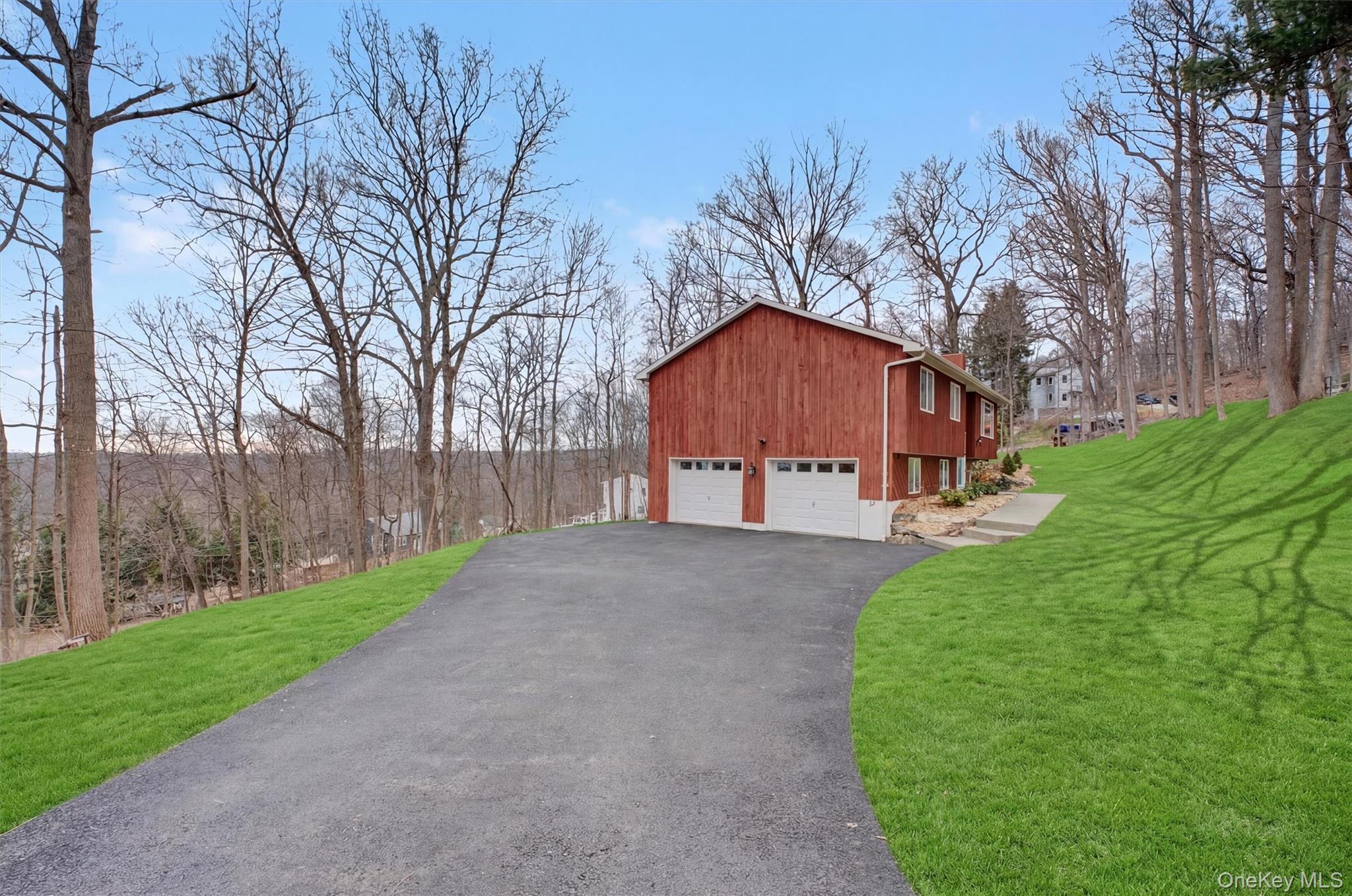 27 Narcissus Drive, Mahopac, NY 10541