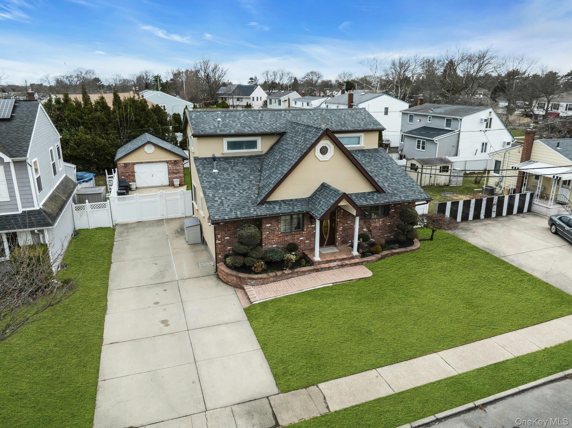 21 Terrell Lane, Hicksville, NY 11801