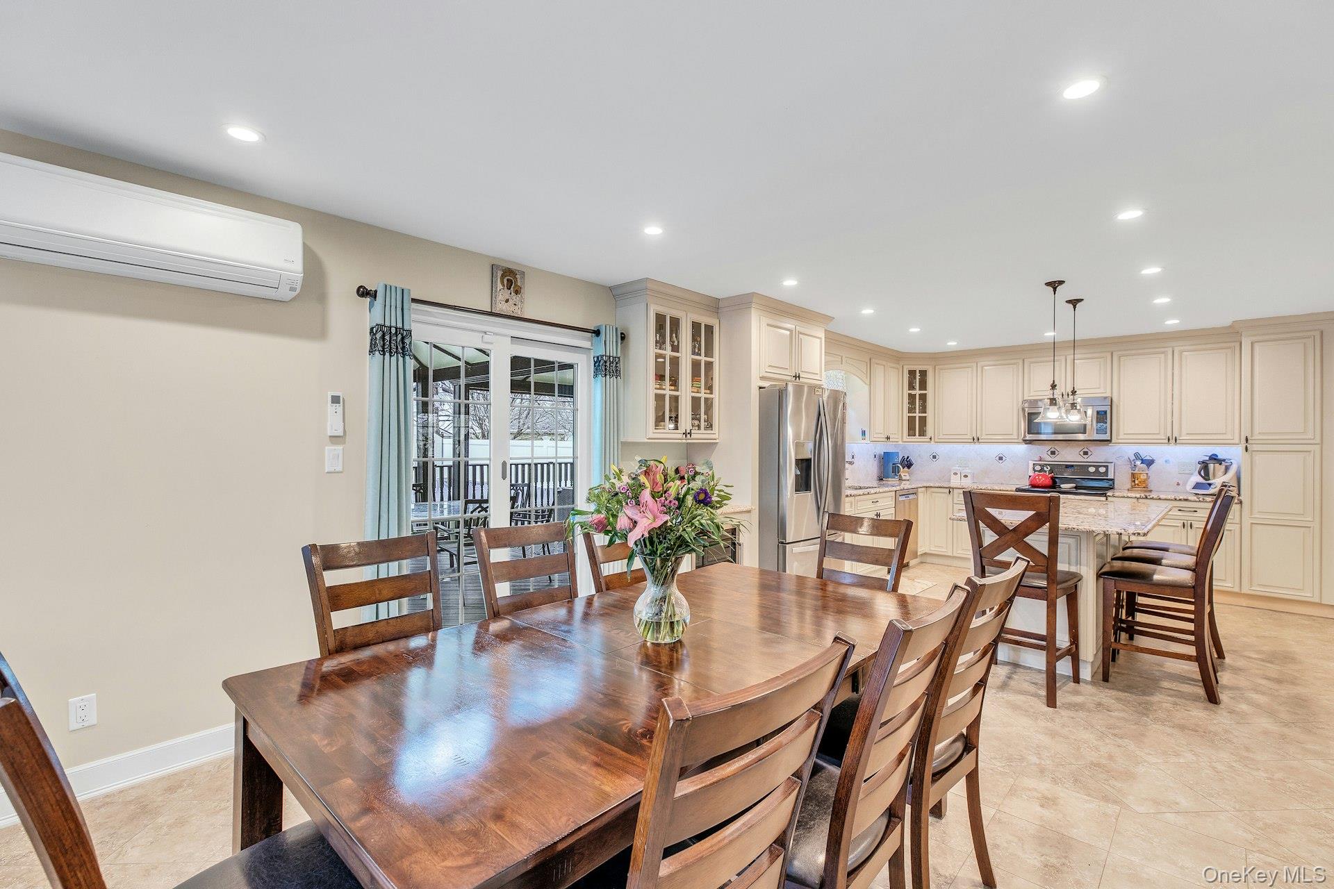 21 Terrell Lane, Hicksville, NY 11801