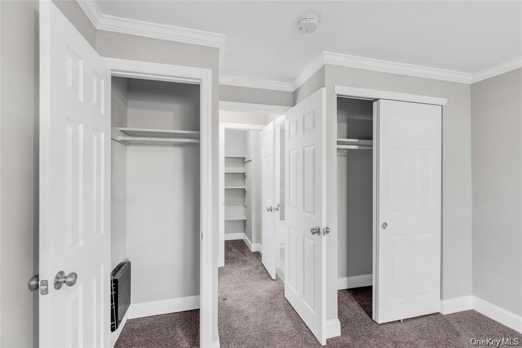 105 Newbrook Lane # 33, Bay Shore, NY 11706