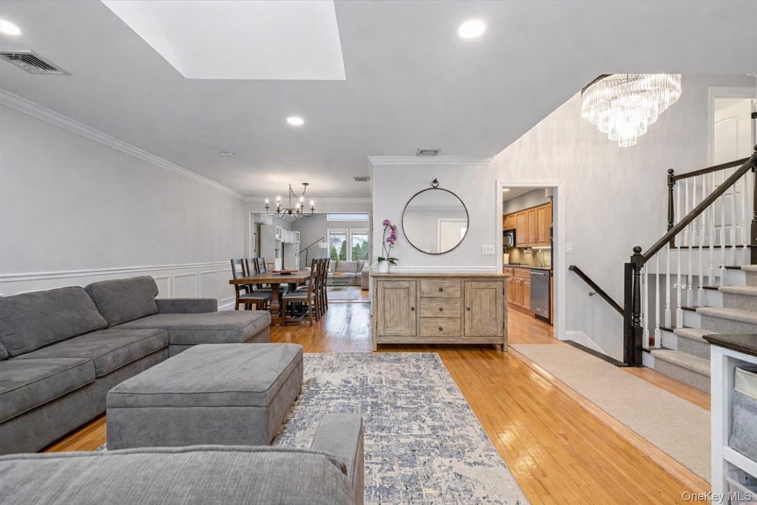 45 Winthrop Road, Plainview, NY 11803