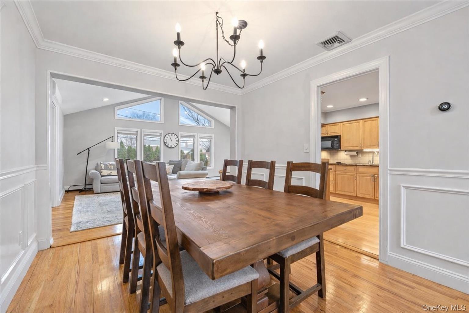 45 Winthrop Road, Plainview, NY 11803