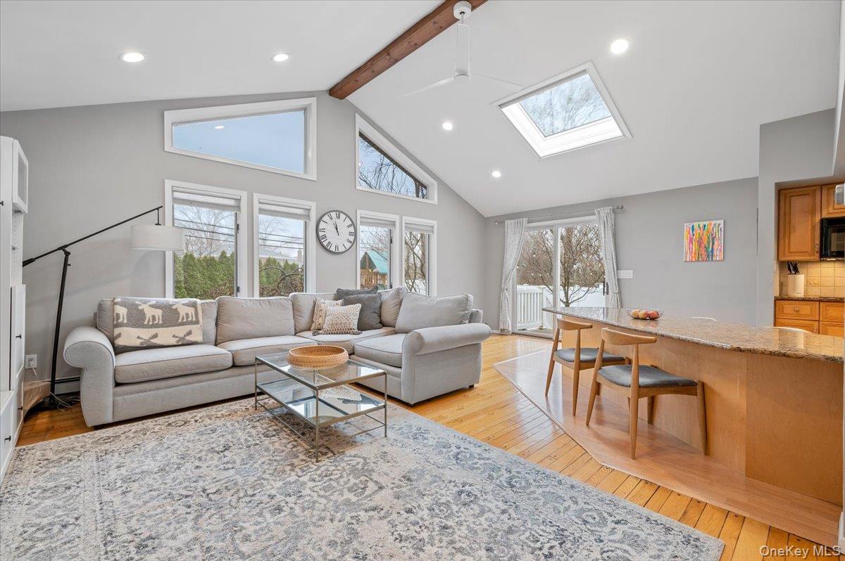 45 Winthrop Road, Plainview, NY 11803