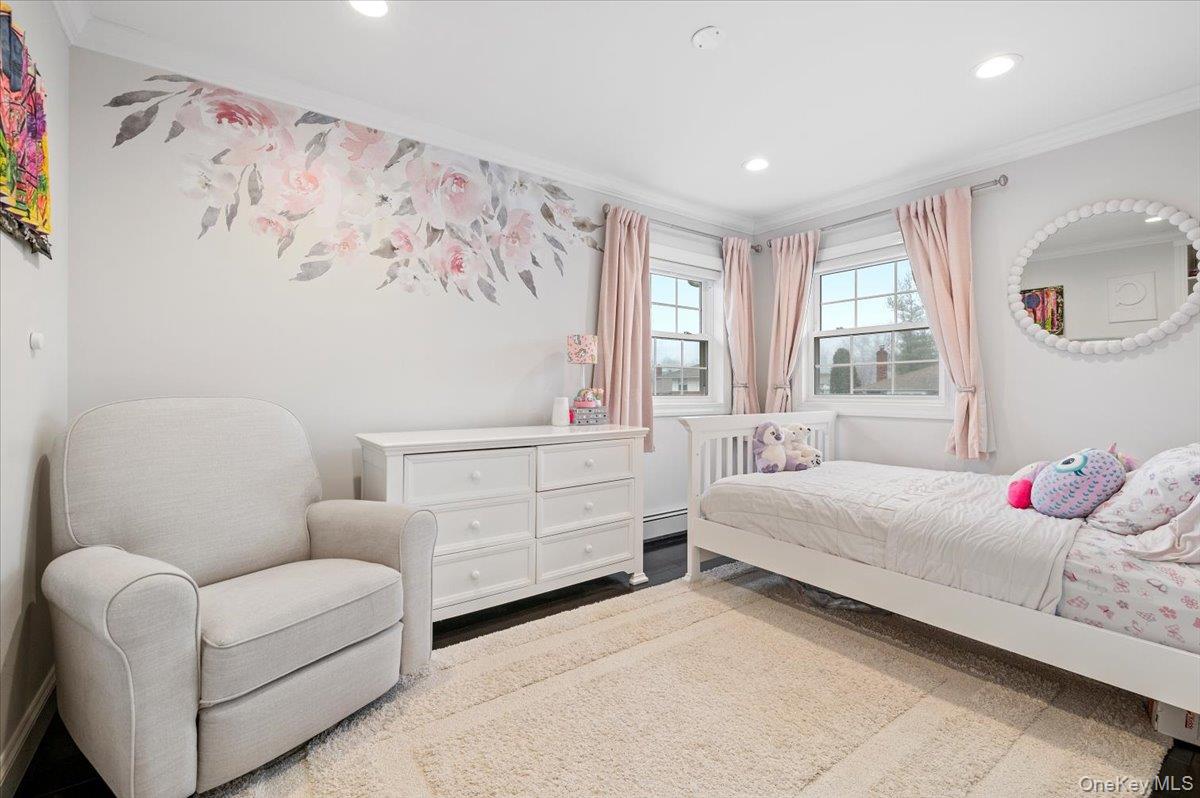 45 Winthrop Road, Plainview, NY 11803