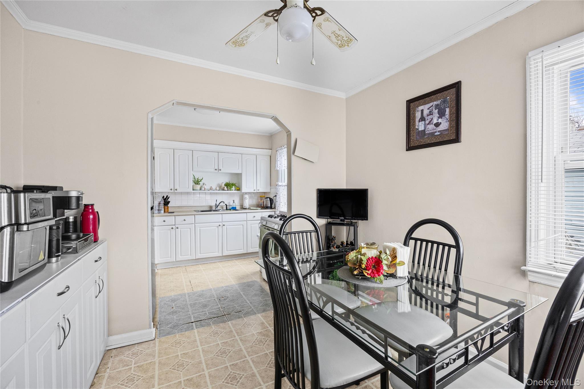 282 Caryl Drive, Lawrence, NY 11559