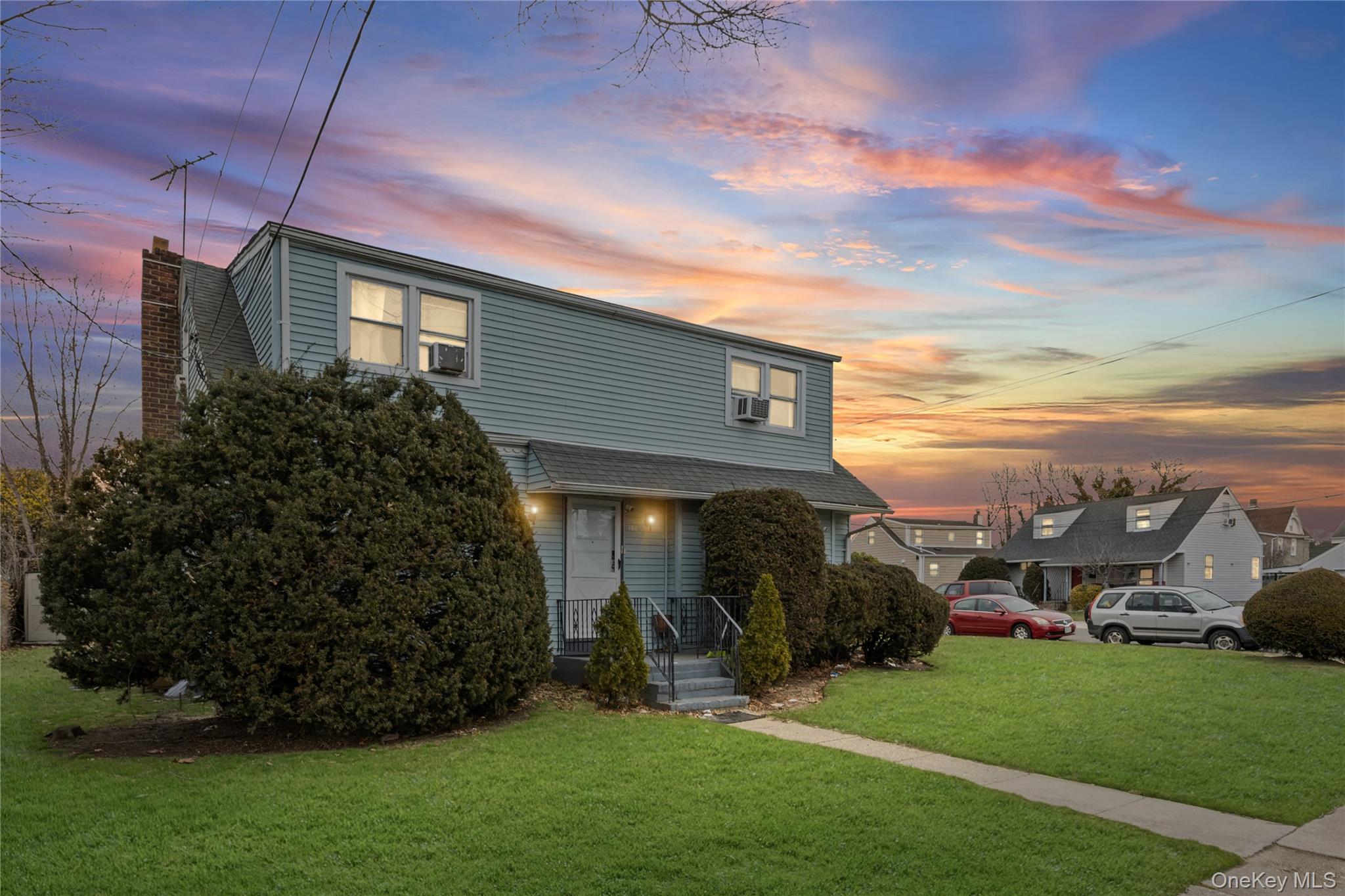 282 Caryl Drive, Lawrence, NY 11559