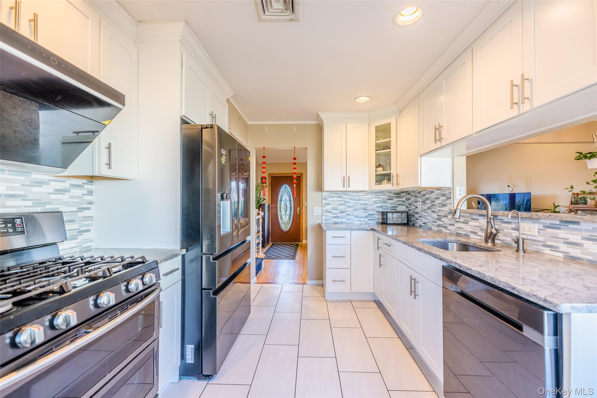 22 Forest Drive, Plainview, NY 11803