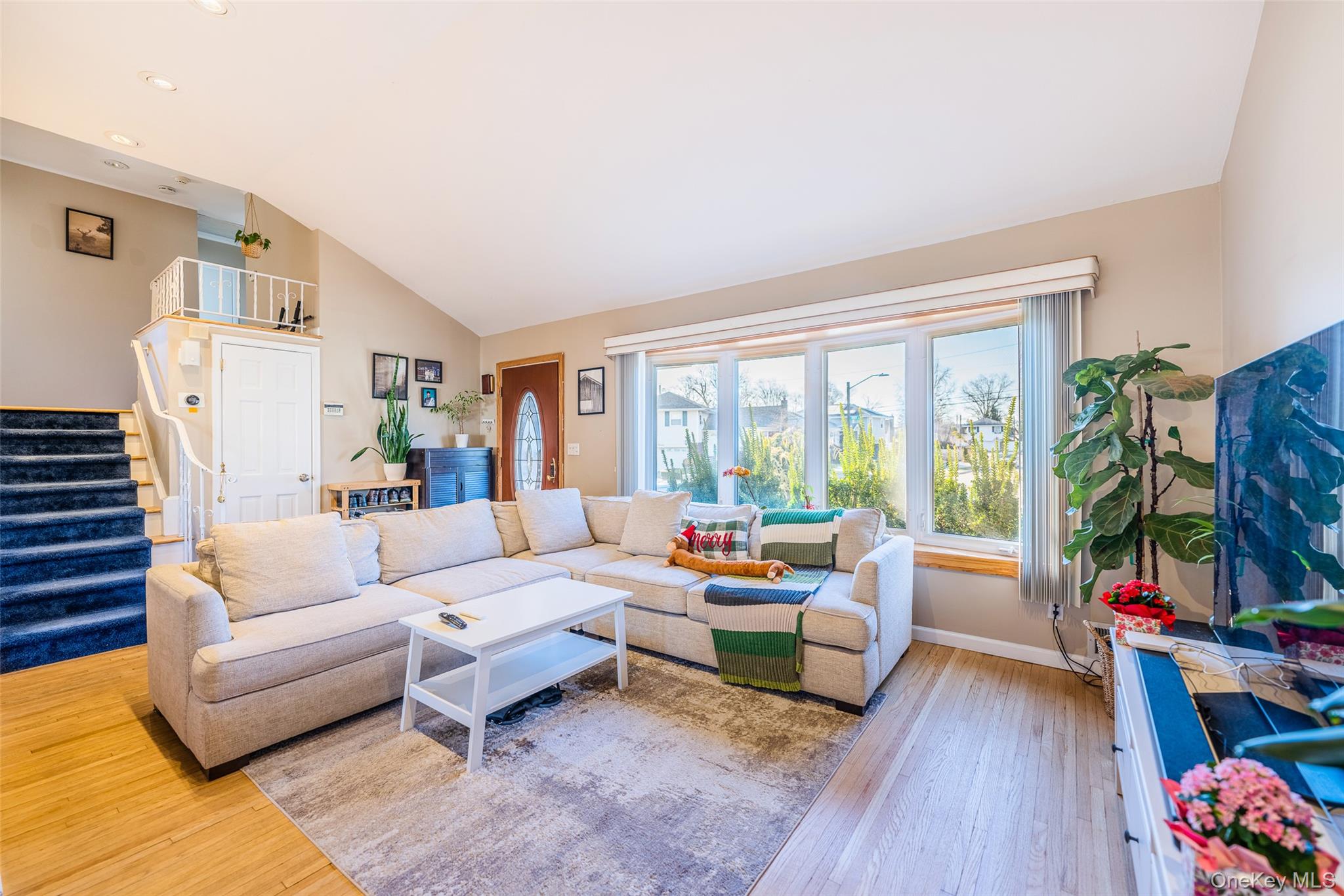 22 Forest Drive, Plainview, NY 11803