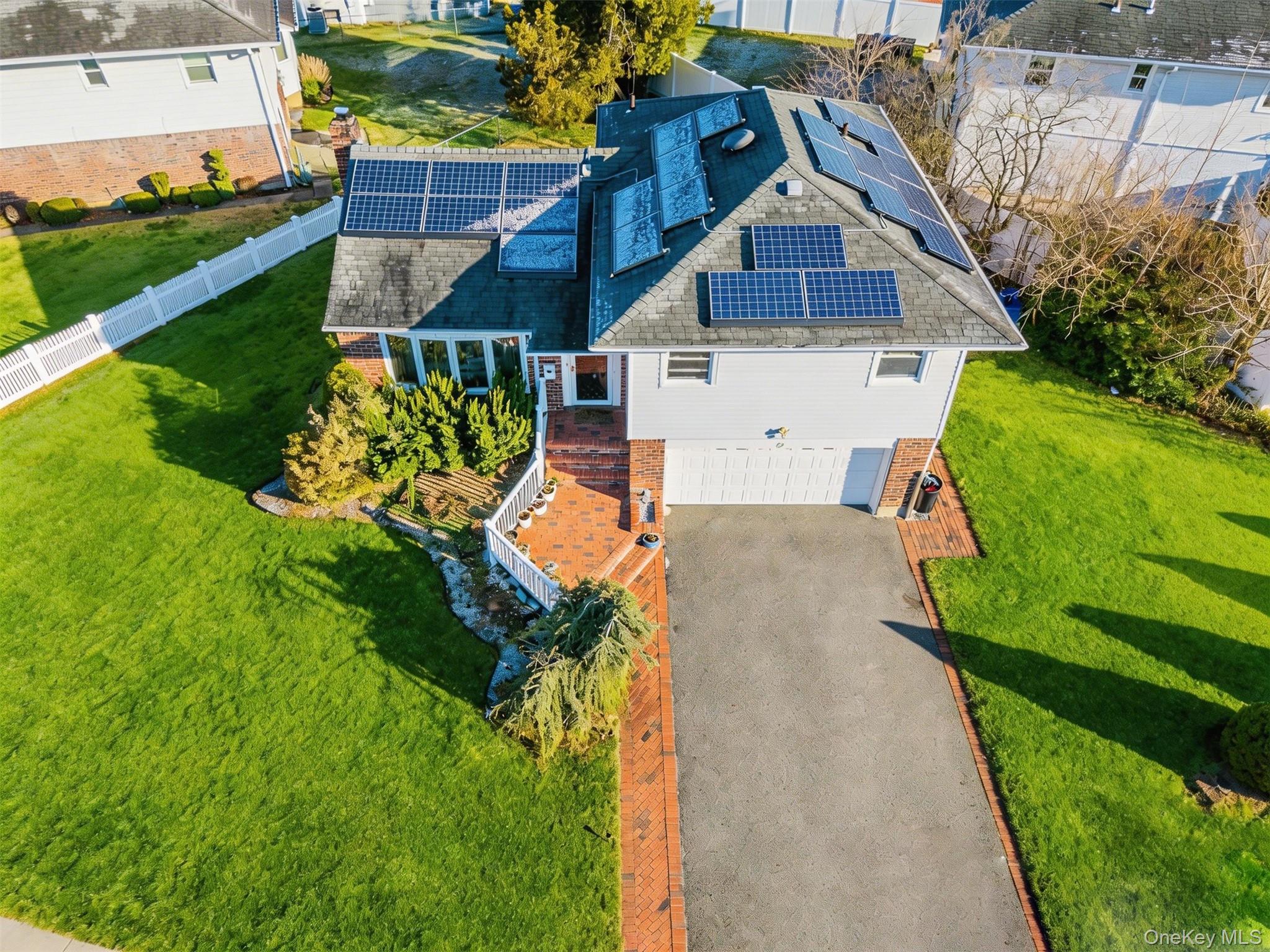 22 Forest Drive, Plainview, NY 11803