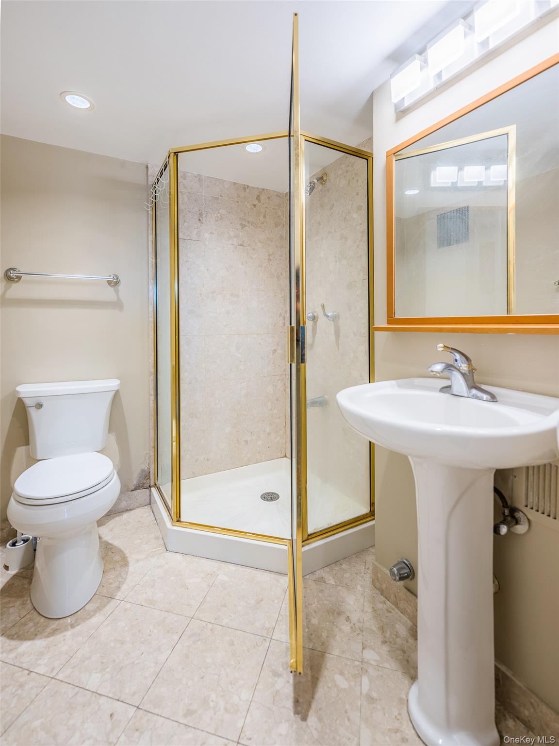 22 Forest Drive, Plainview, NY 11803