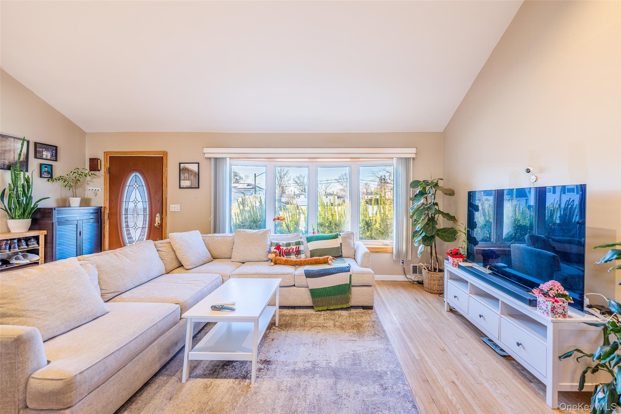 22 Forest Drive, Plainview, NY 11803