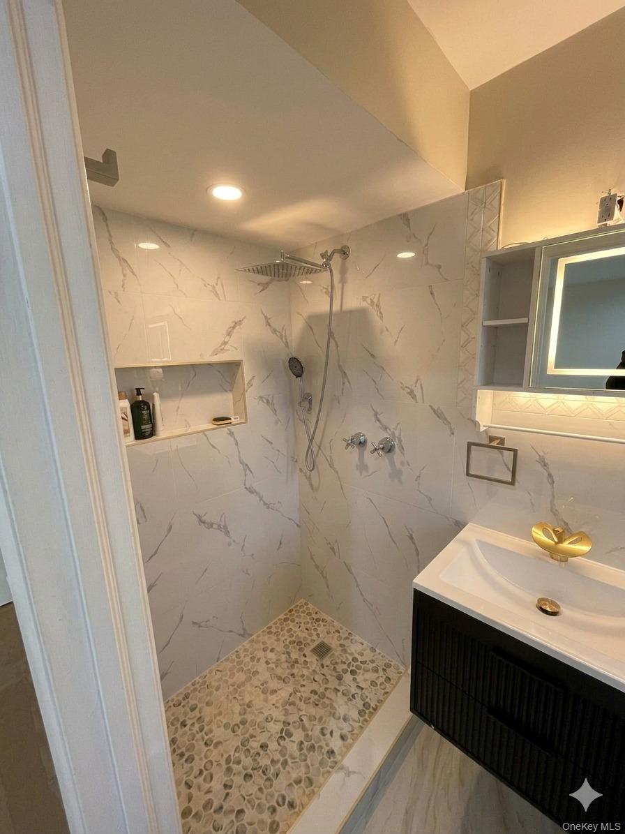 5718 hewlett Street, Little Neck, NY 11362