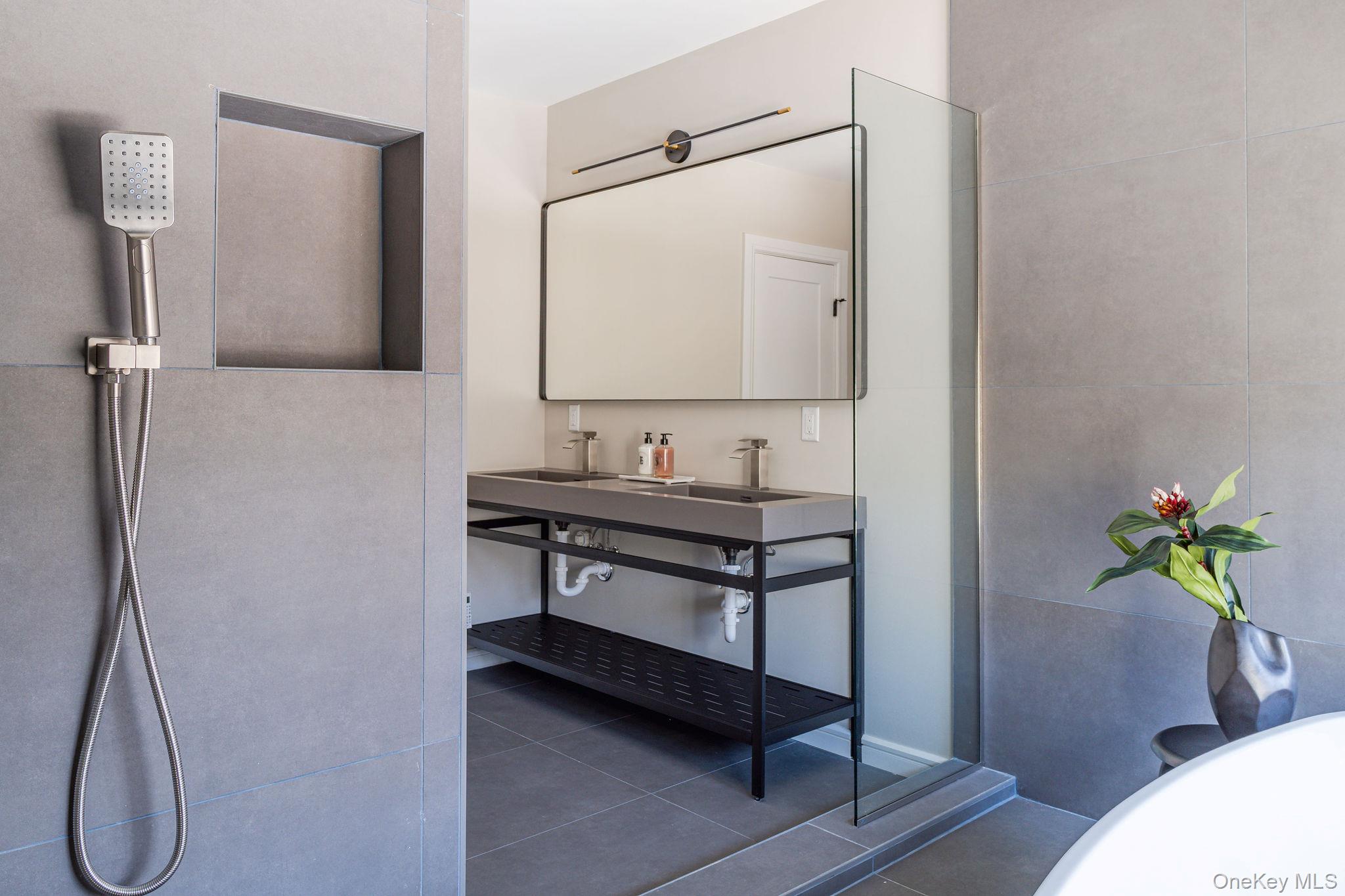 30 Narrow Road, Kingston, NY 12401