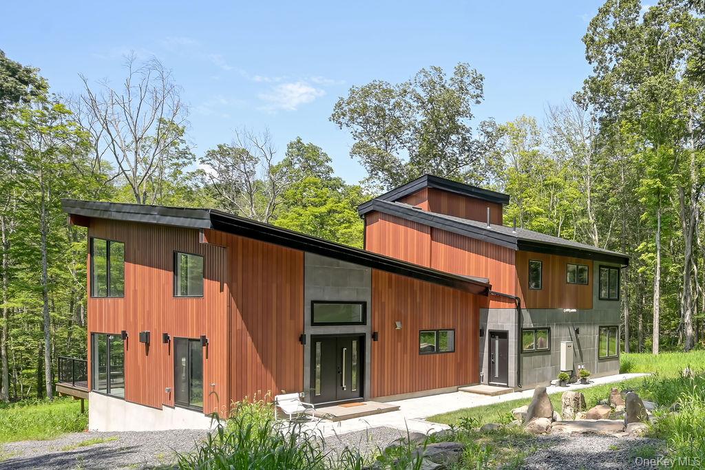 30 Narrow Road, Kingston, NY 12401