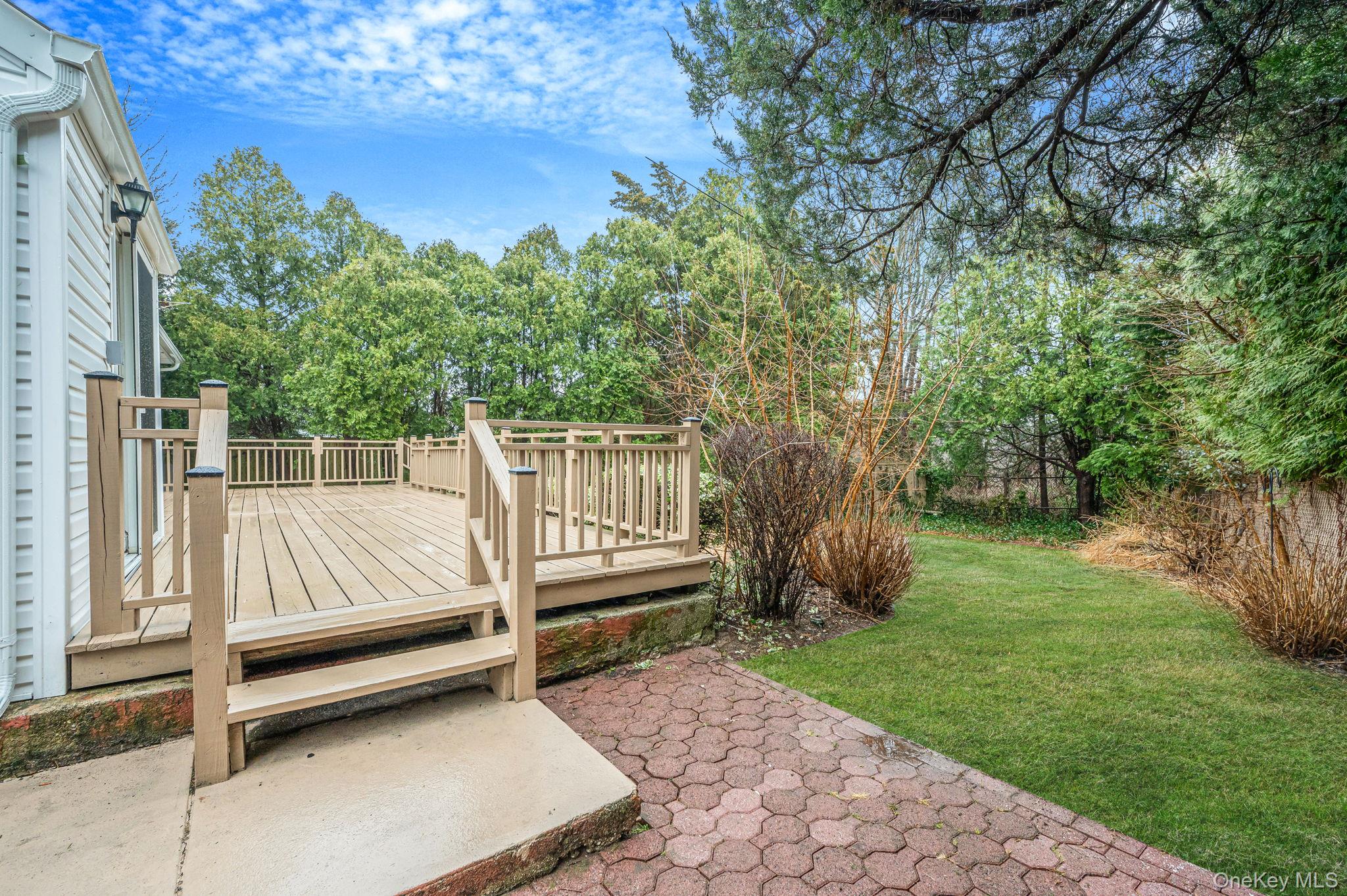 12 Crabapple Lane, Commack, NY 11725