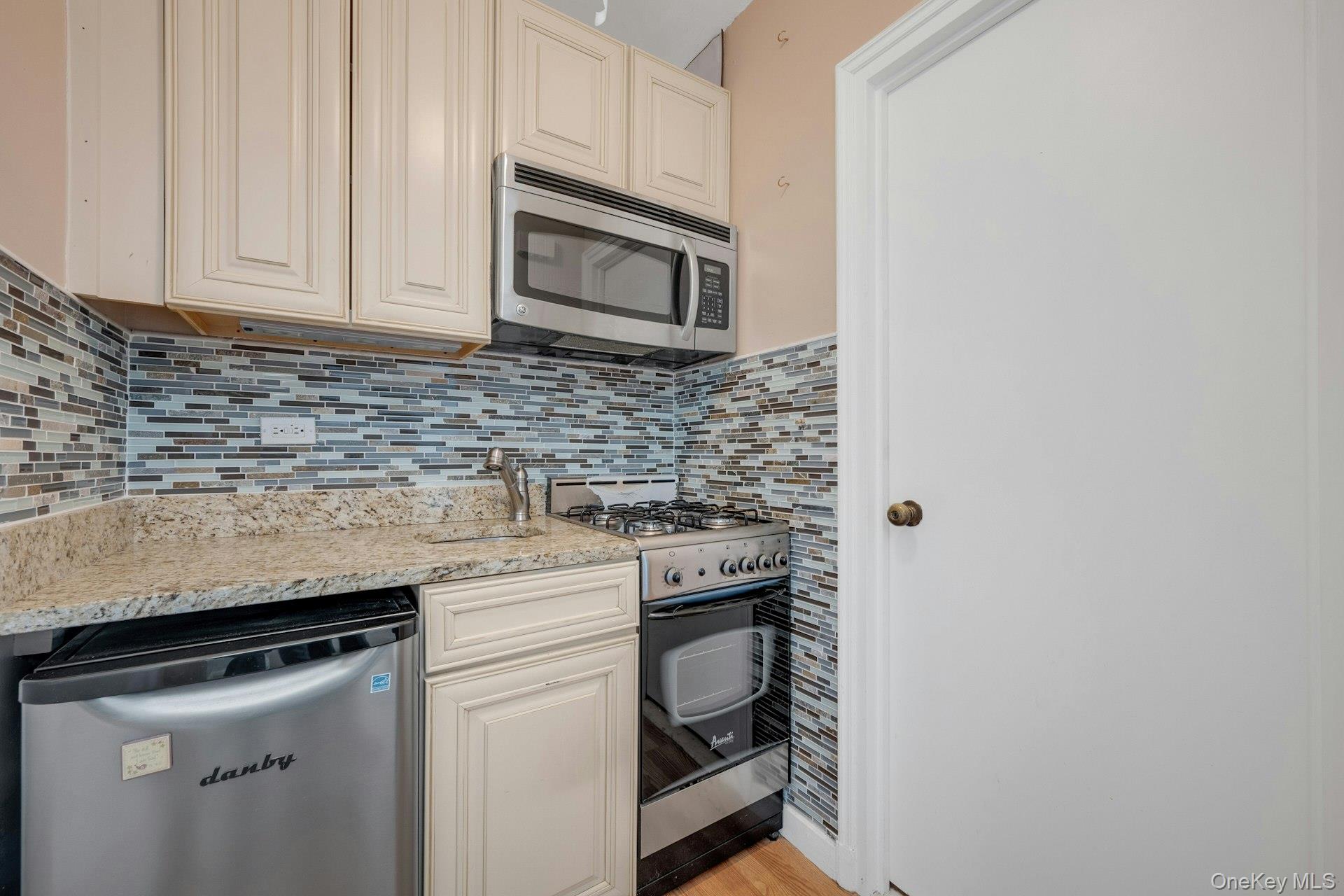 1 Stoneleigh Plaza # 1T, Bronxville, NY 10708