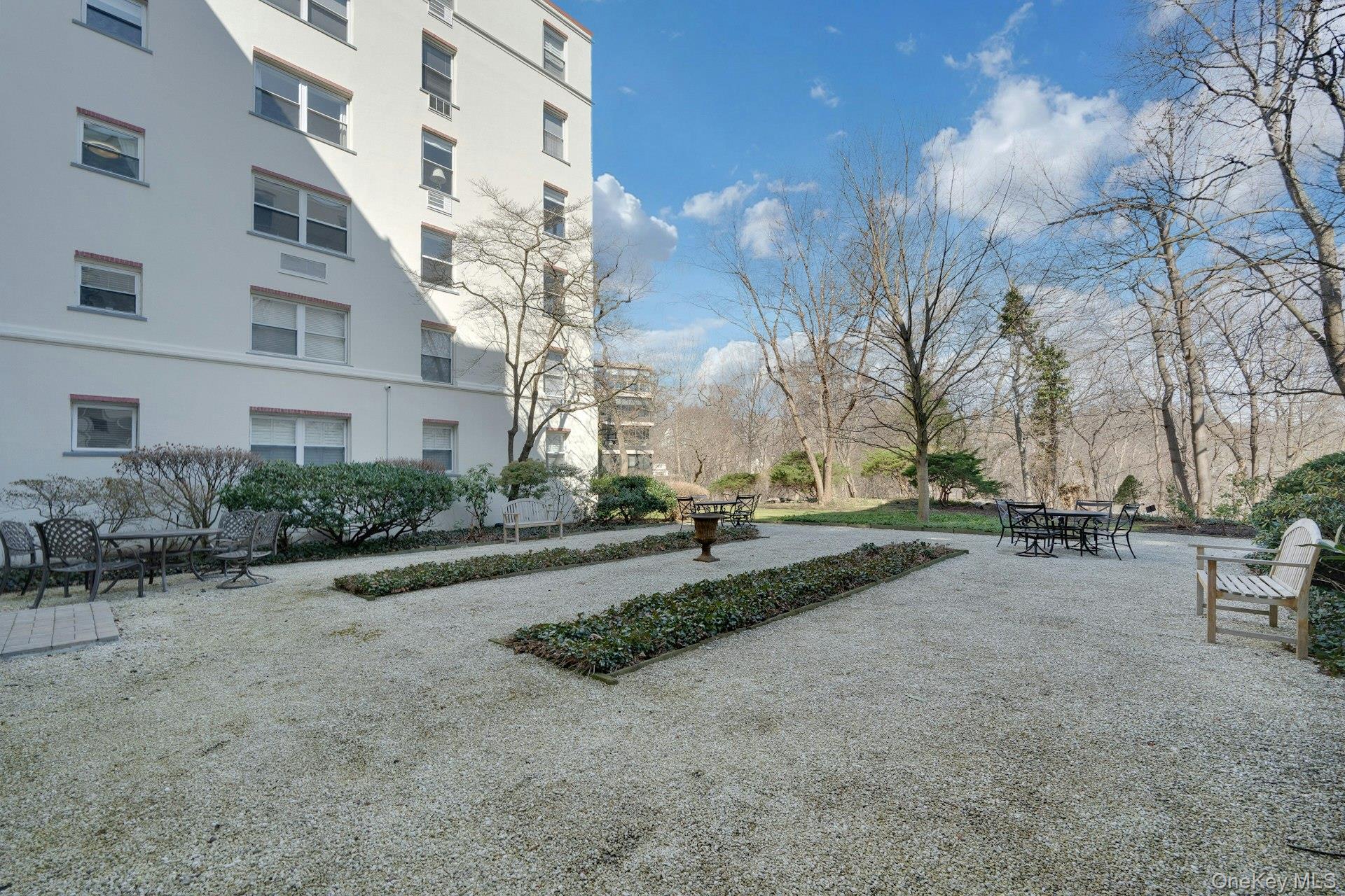 1 Stoneleigh Plaza # 1T, Bronxville, NY 10708