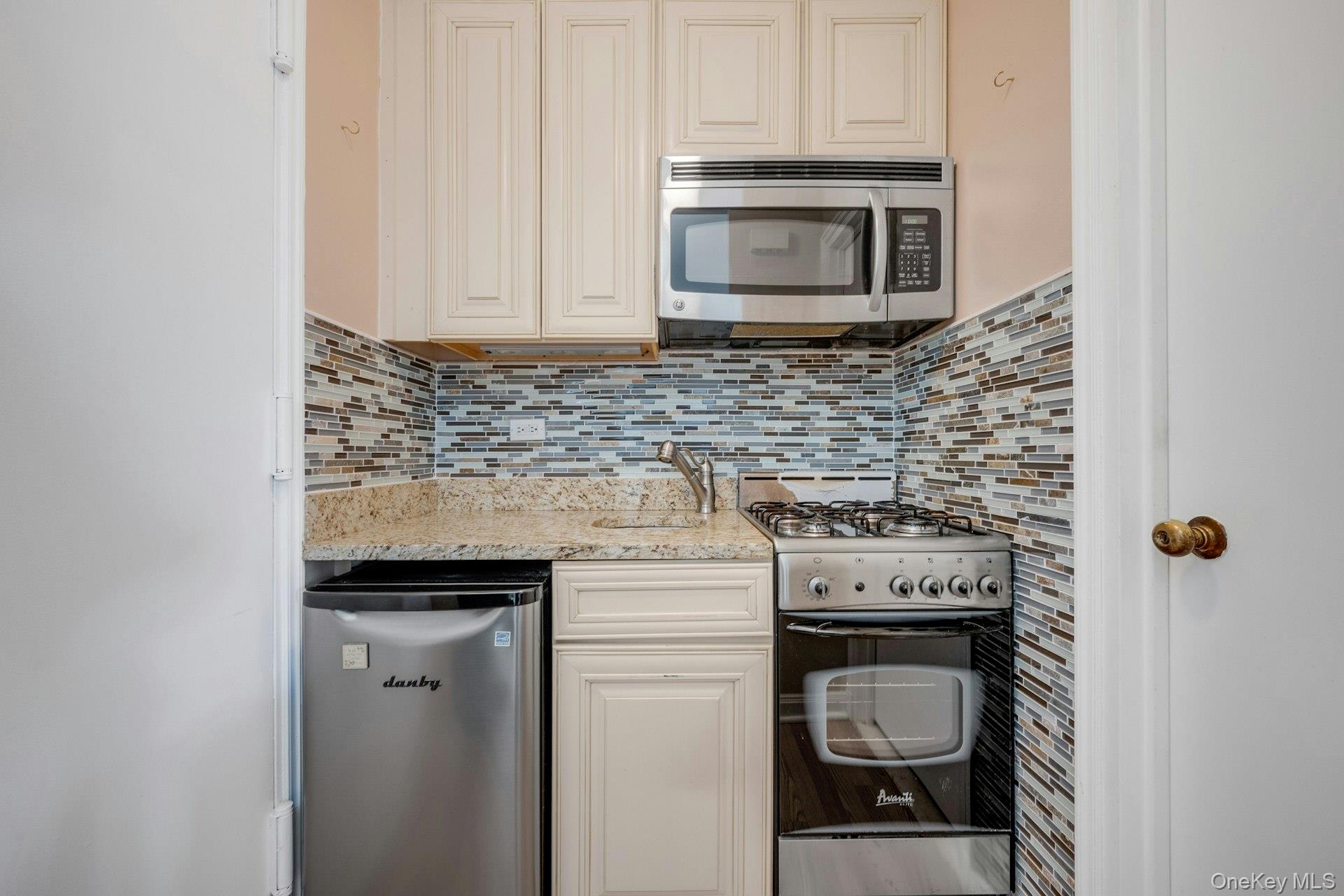 1 Stoneleigh Plaza # 1T, Bronxville, NY 10708