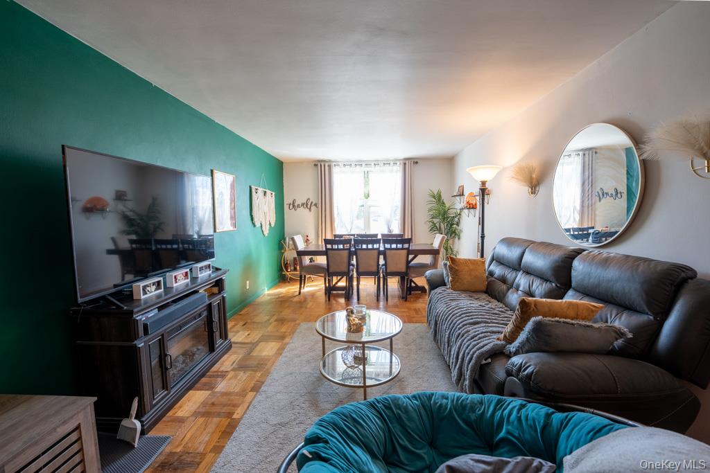 1304 Midland Avenue # C25, Yonkers, NY 10704