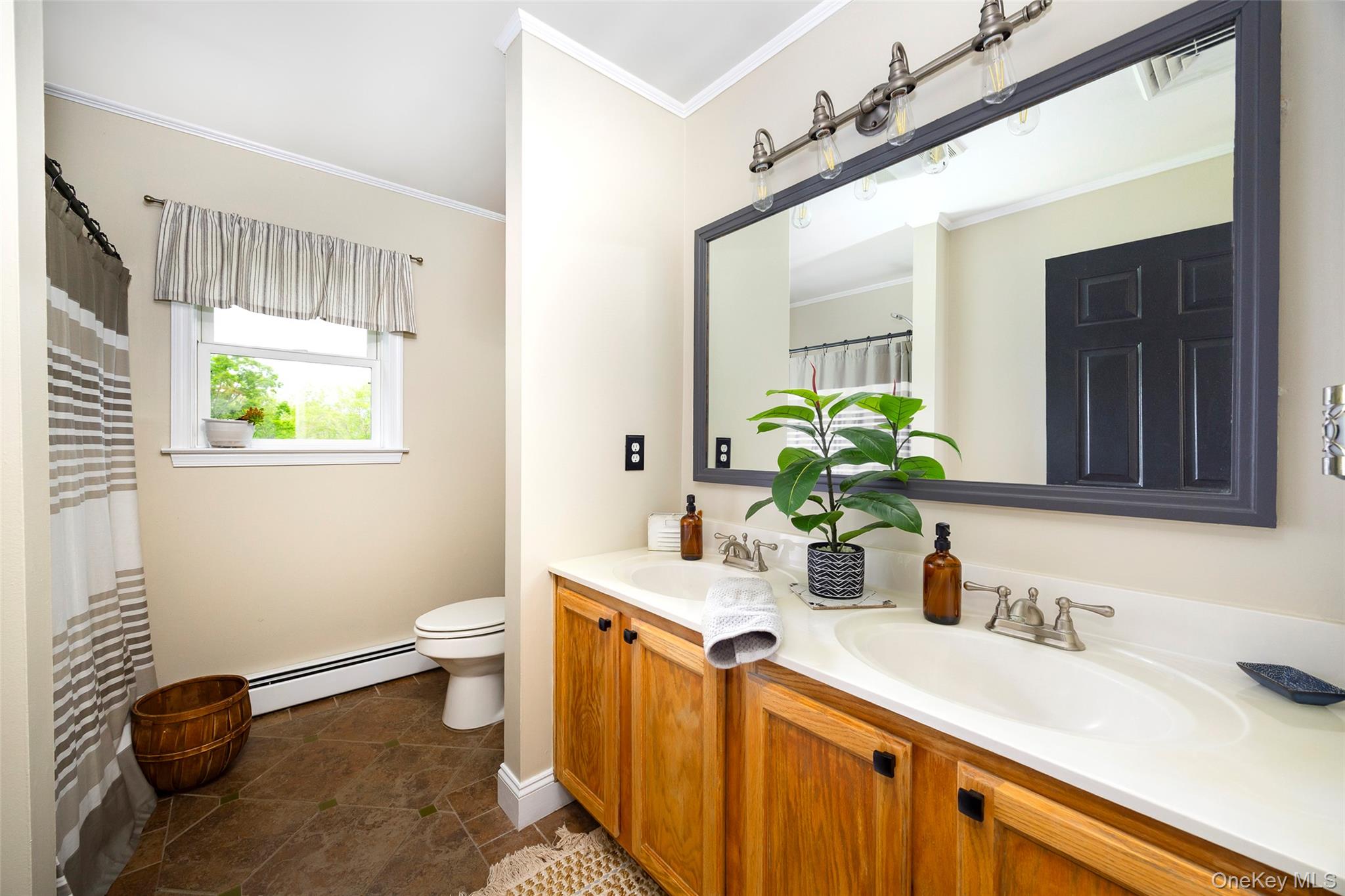 12 Broadview Lane, Red Hook, NY 12571