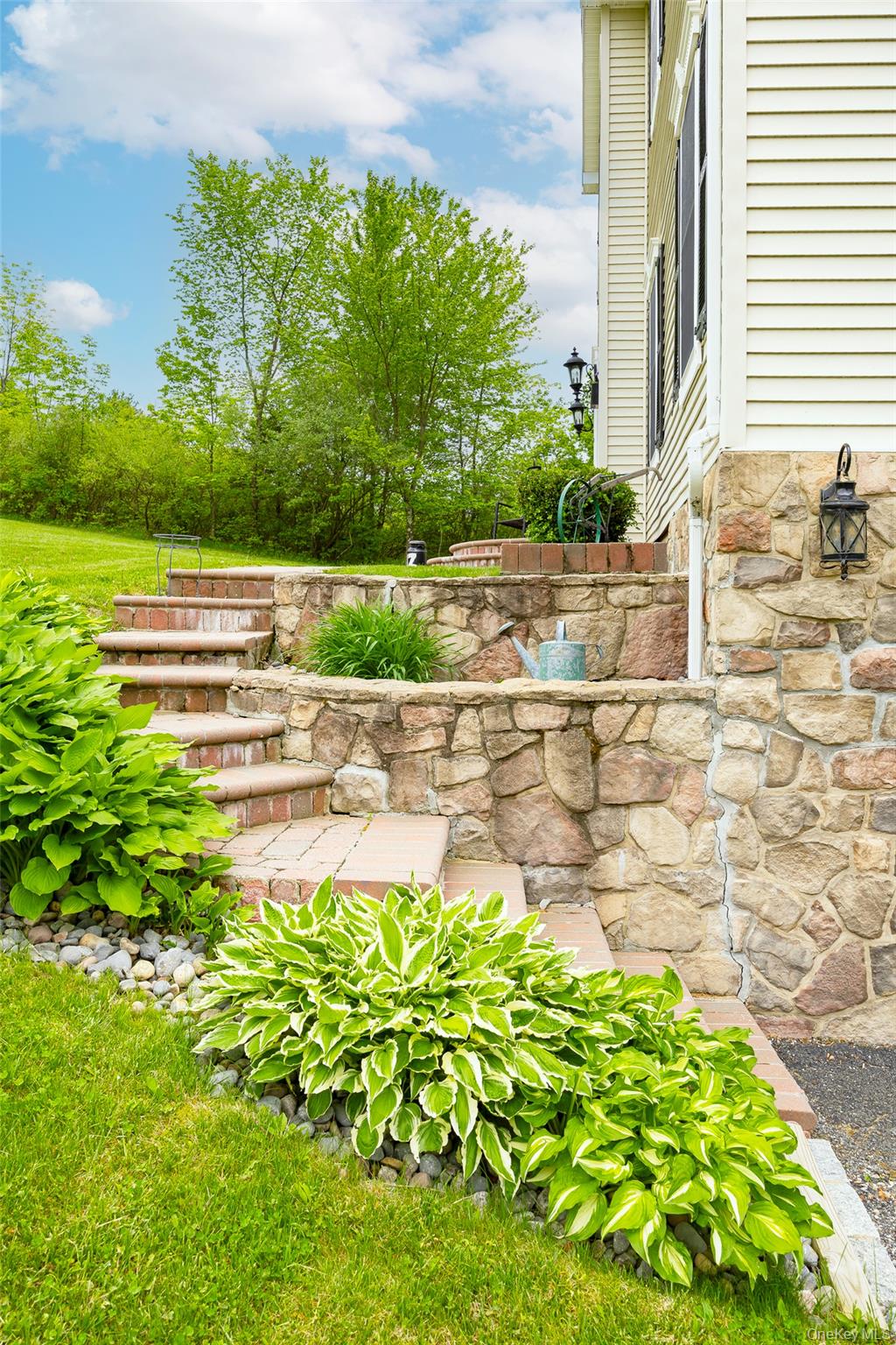 12 Broadview Lane, Red Hook, NY 12571