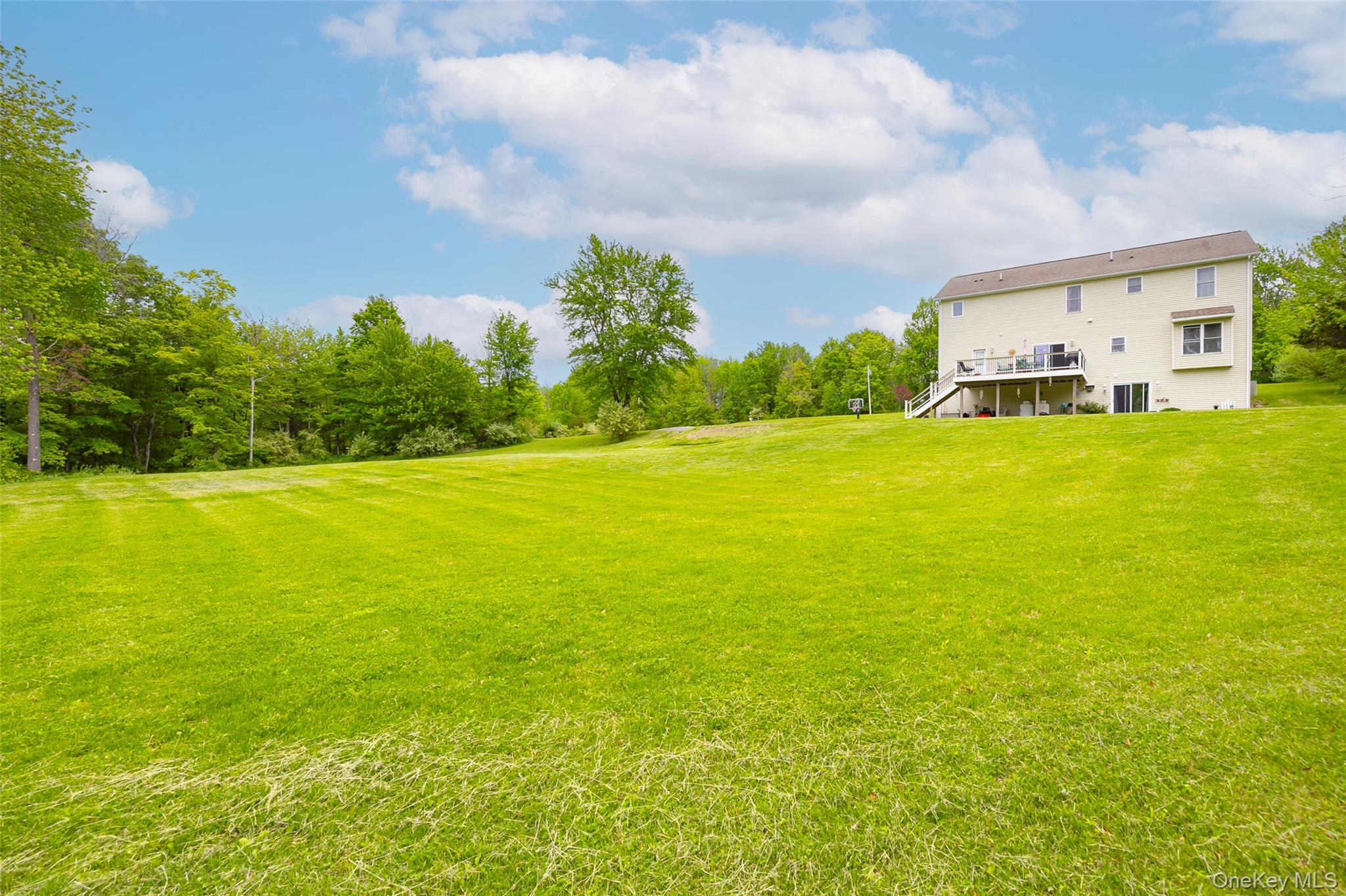 12 Broadview Lane, Red Hook, NY 12571