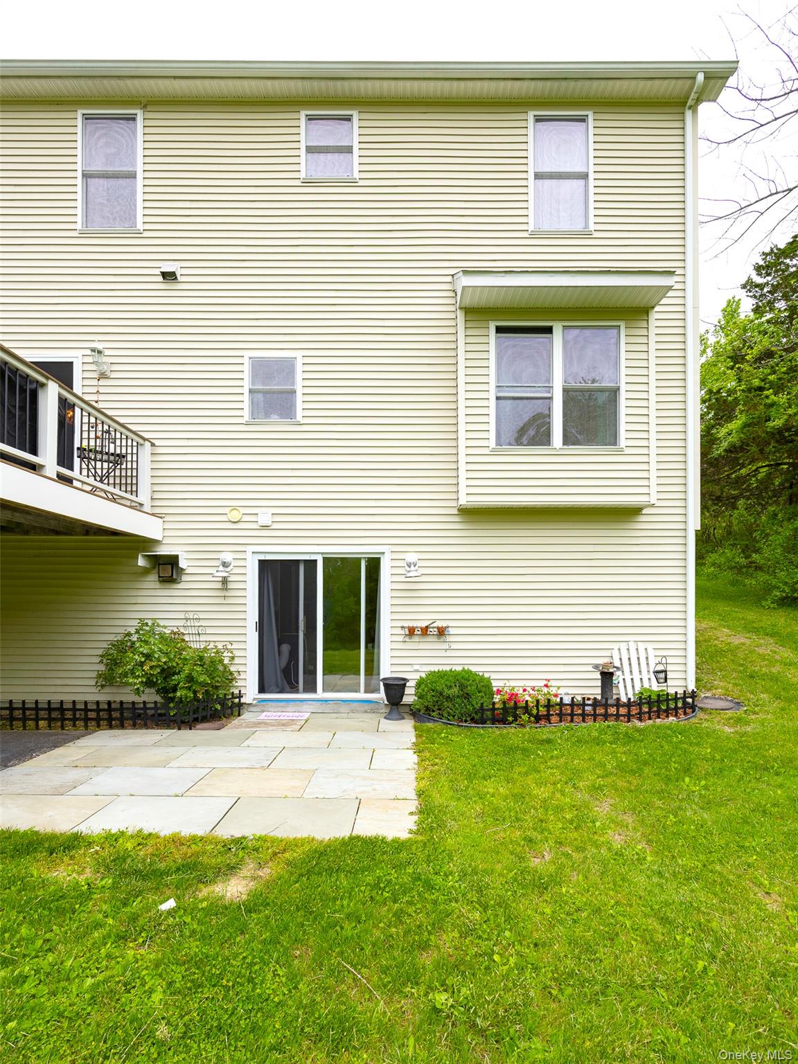 12 Broadview Lane, Red Hook, NY 12571