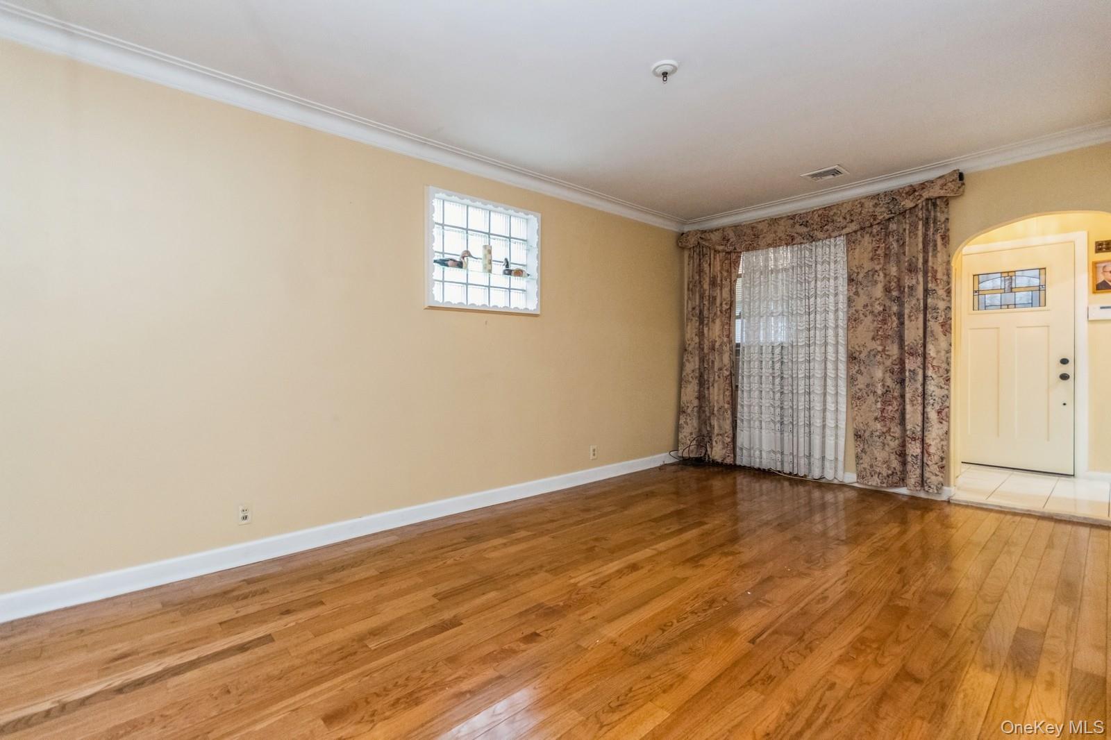 4121 Grace Avenue, Bronx, NY 10466