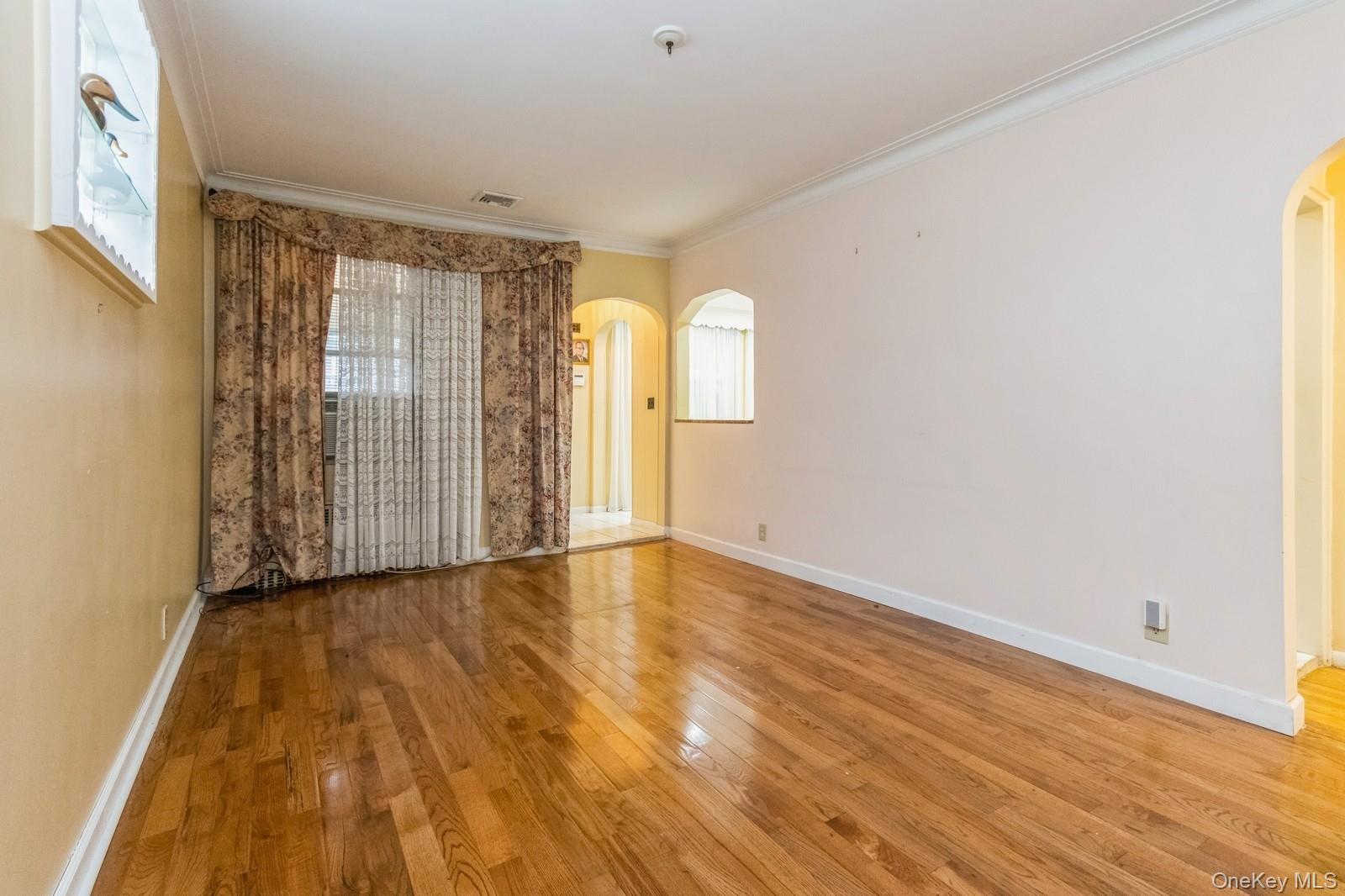 4121 Grace Avenue, Bronx, NY 10466