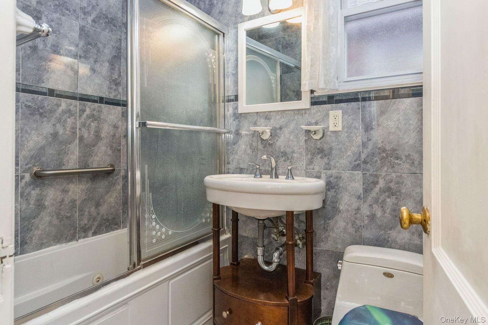 4121 Grace Avenue, Bronx, NY 10466