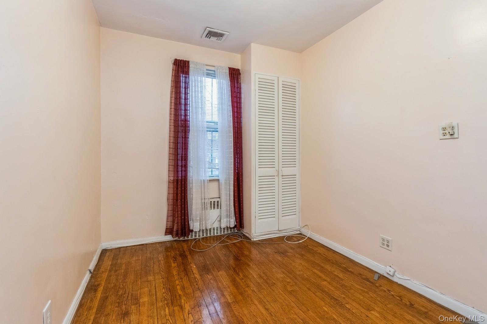 4121 Grace Avenue, Bronx, NY 10466