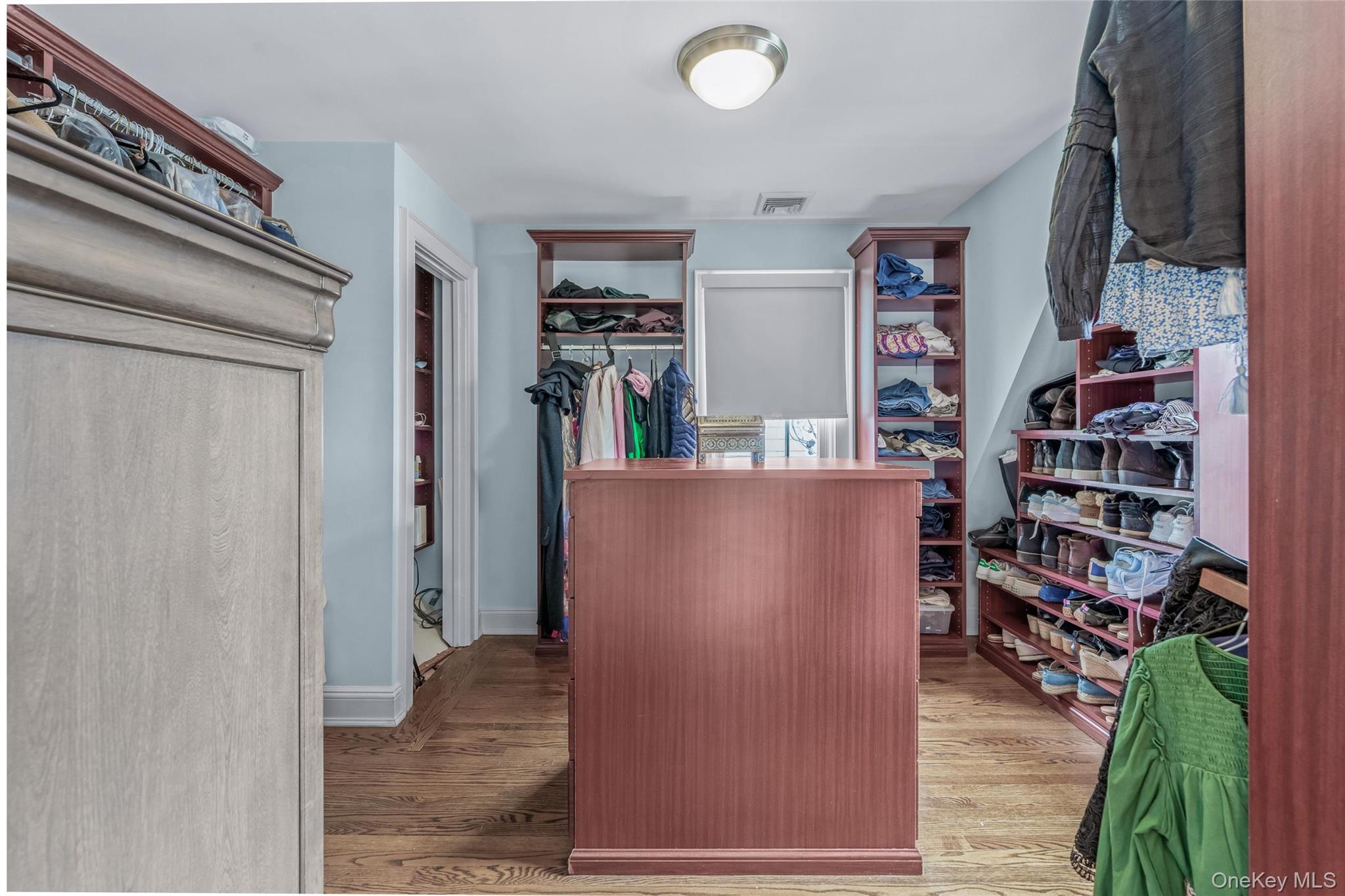 340 Manor Road, Douglaston, NY 11363