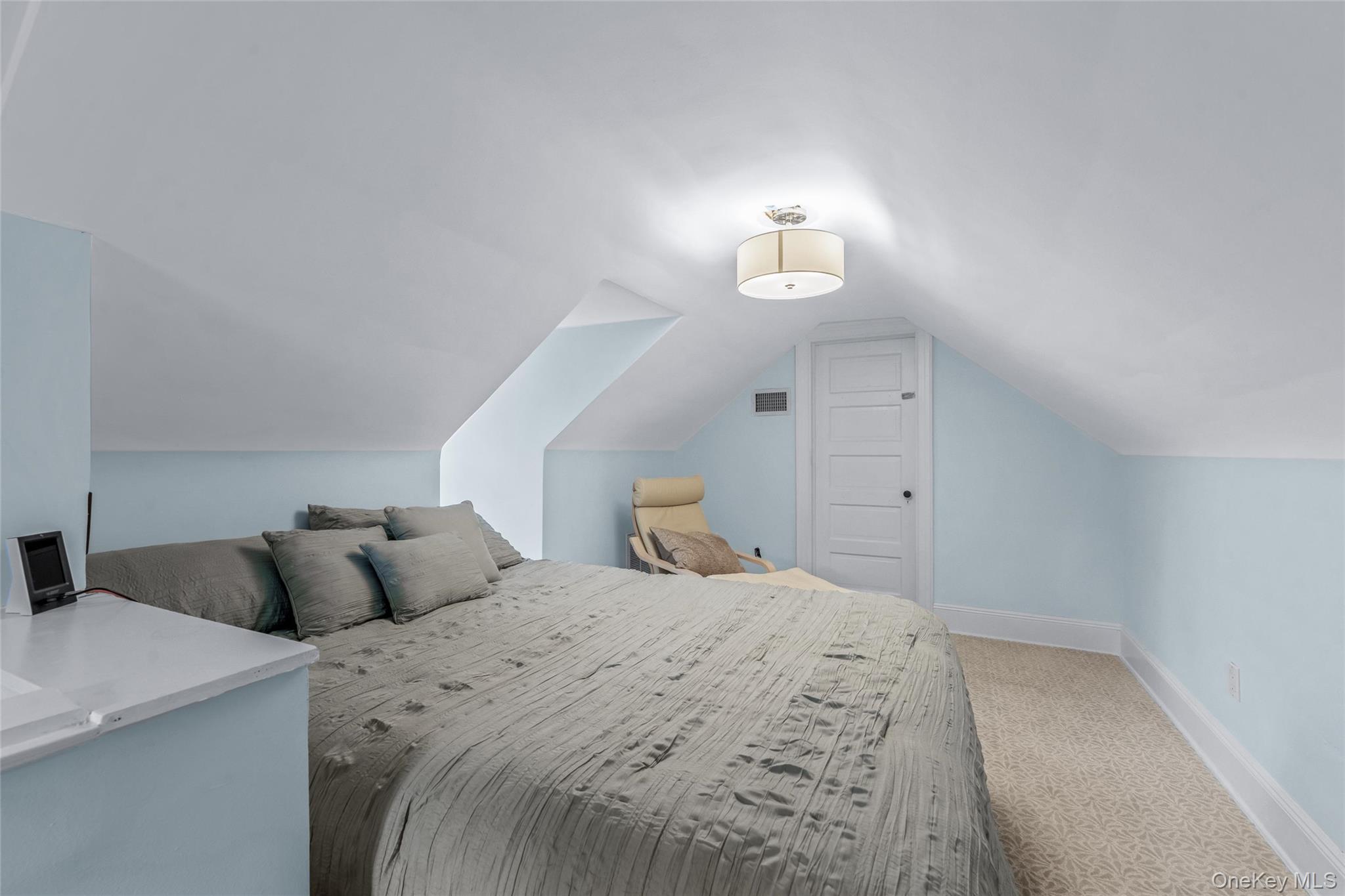 340 Manor Road, Douglaston, NY 11363