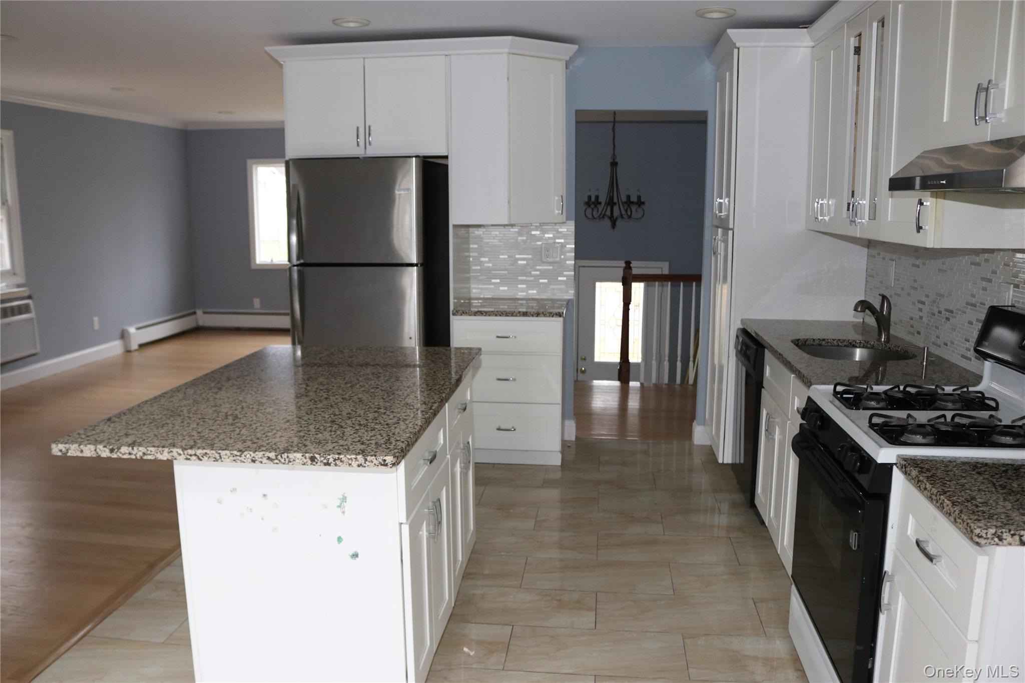 7 Southpark Drive, Garnerville, NY 10923