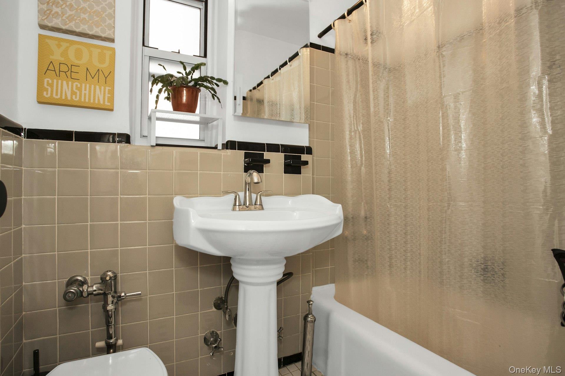 34-49 81st Street # 2R, Jackson Heights, NY 11372