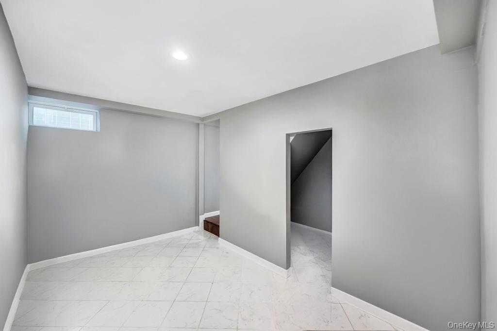 16 Jerome Road, Sound Beach, NY 11789