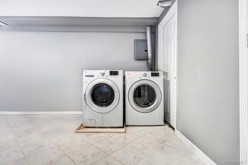 16 Jerome Road, Sound Beach, NY 11789