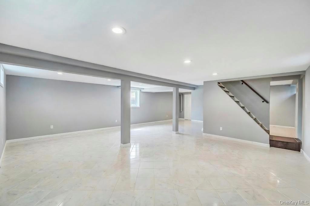 16 Jerome Road, Sound Beach, NY 11789