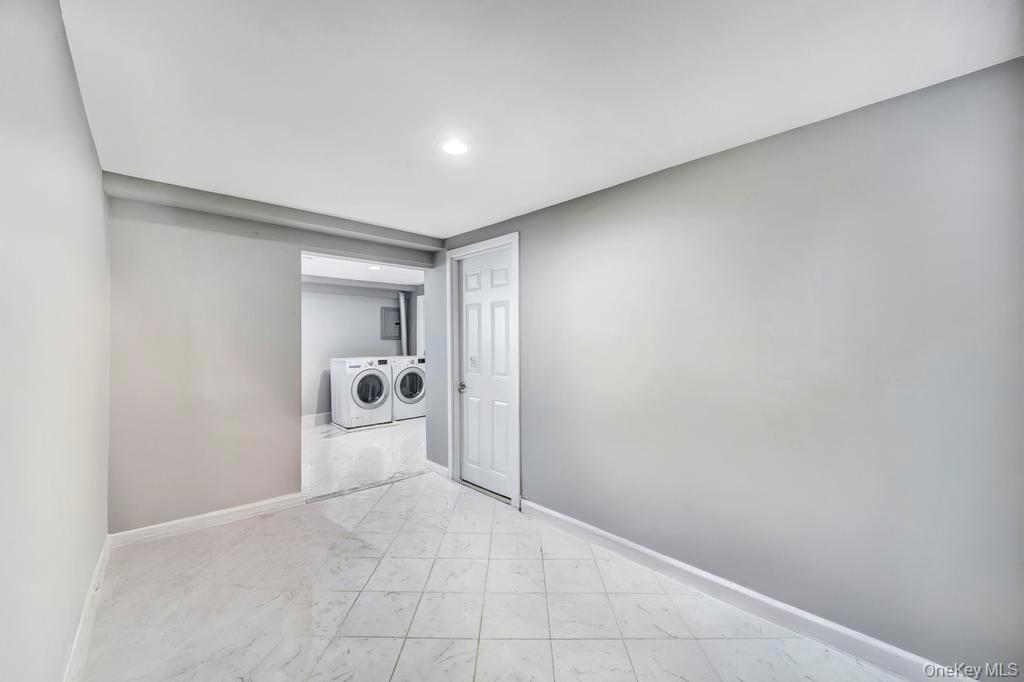 16 Jerome Road, Sound Beach, NY 11789