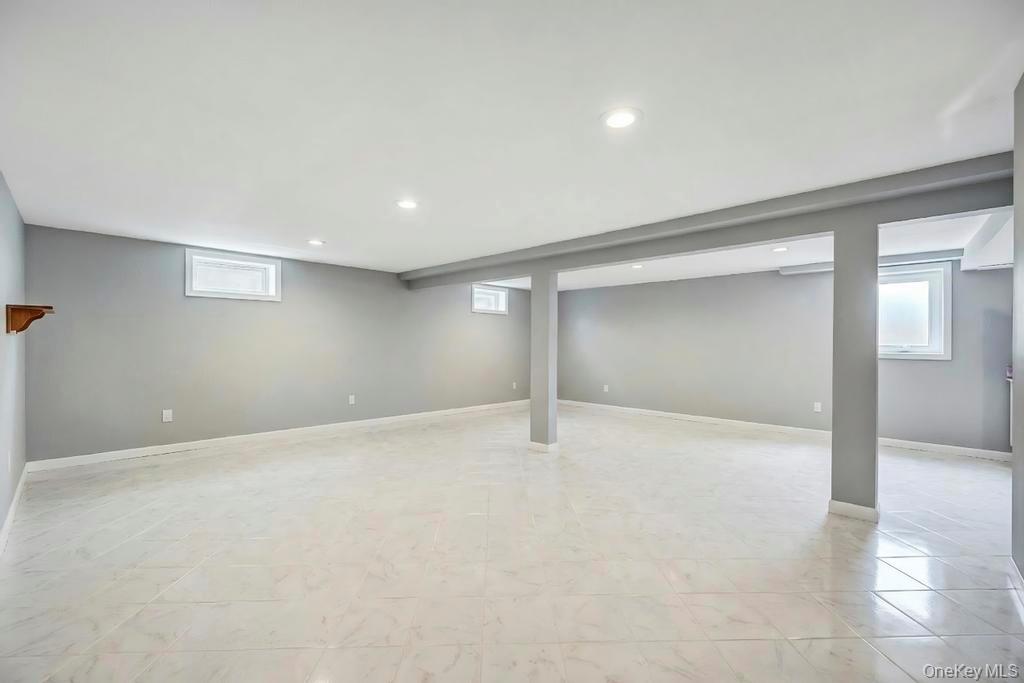 16 Jerome Road, Sound Beach, NY 11789