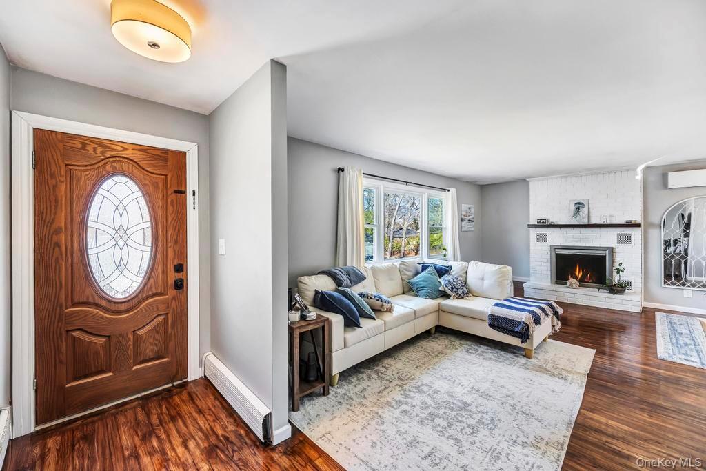 16 Jerome Road, Sound Beach, NY 11789