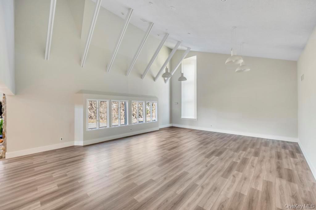 13 Mallard Path, Coram, NY 11727