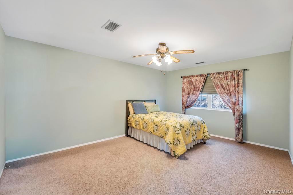 13 Mallard Path, Coram, NY 11727