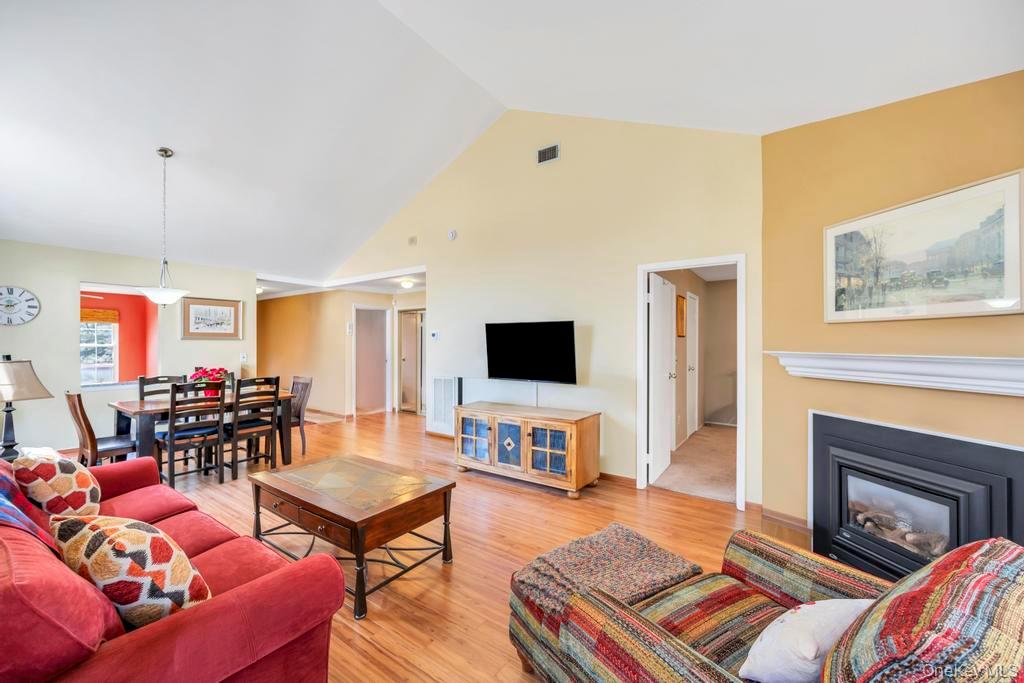 13 Mallard Path, Coram, NY 11727